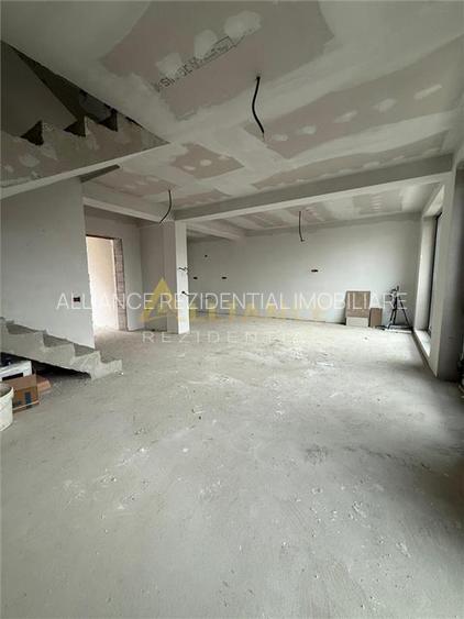 Casa 5 camere tip DUPLEX - 4 bai, Terasa + Curte, 250 MP - 3