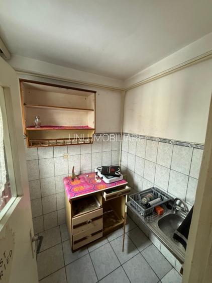 Apartament 1 Camera bloc T Pacurari zona Alpha Bank - Etaj intr. - 7min de Copou - 3