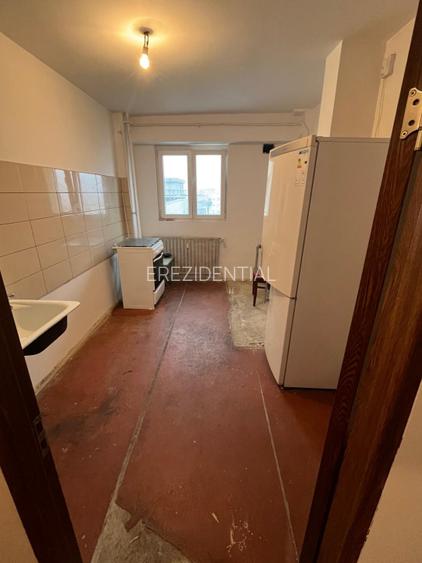 Apartament 3 camere - decomandat - Mihai Bravu - 8