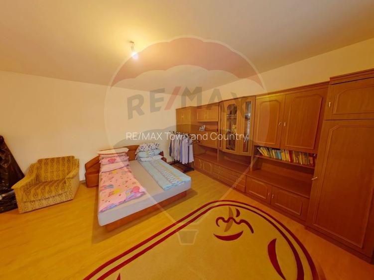 Casă / Vilă cu 8 camere de vânzare - 8