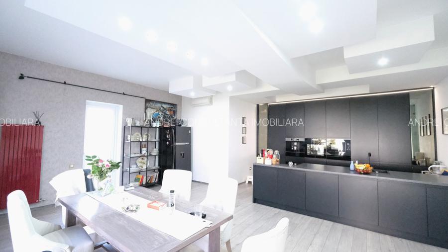 Vanzare Ultracentral orasul Piatra Neamt compus din 3000 mp teren si 4 cladiri - 2