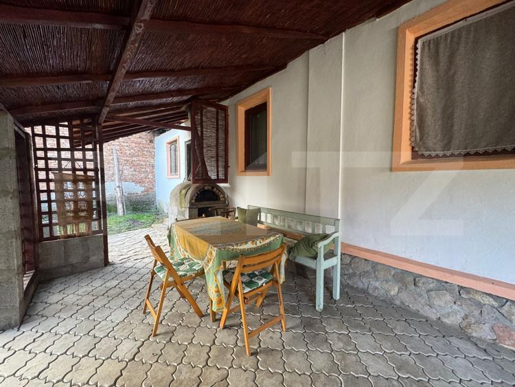 Vand casa cu 4 camere in Orastioara de Jos