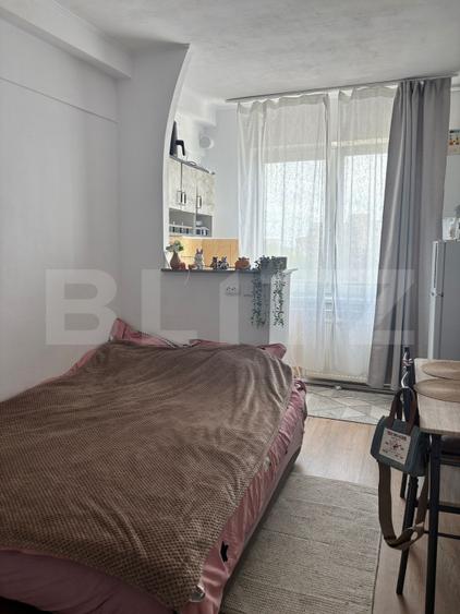 Garsoniera renovata, 18 mp, centrala proprie, zona Iris