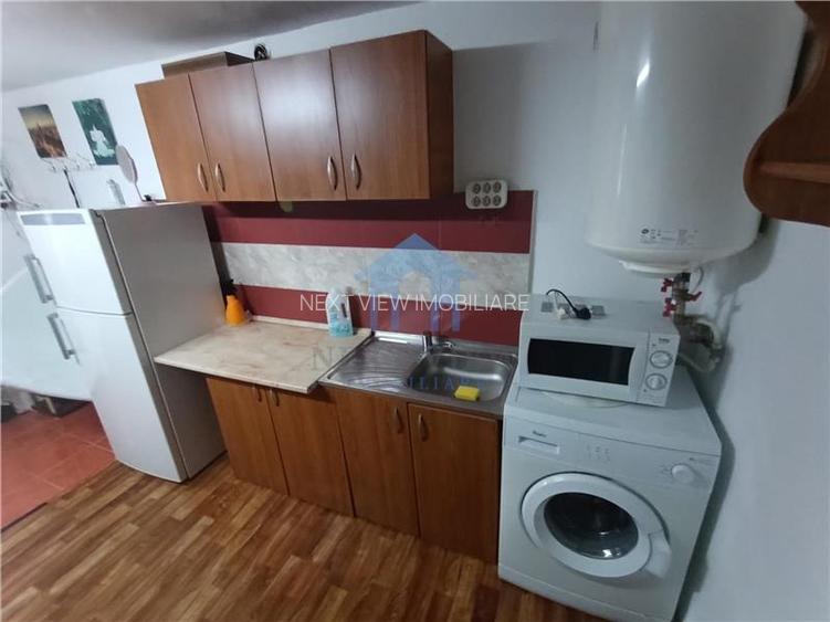 Garsoniera, Intre Lacuri - 4