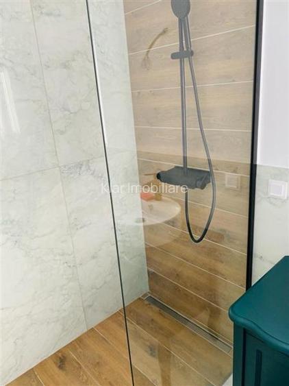 Inchiriere apartament  3 camere in vila zona Regal cu parcare si boxa - 17