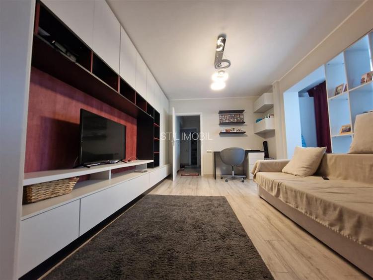 Liber, mobilat modern, apartament 3 camere, Tatarasi Posta, etaj 3/4 - 4