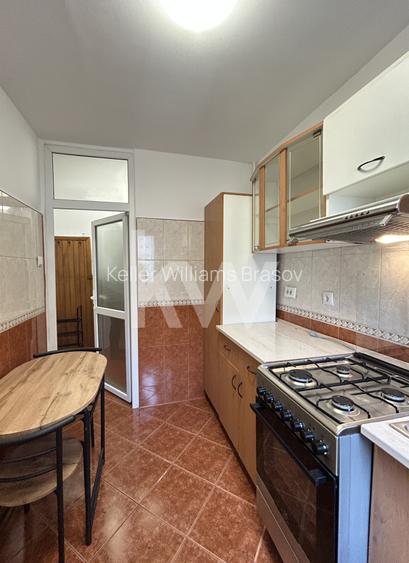 Locație excelentă, la 2 minute de Gara Brașov și Sala Sporturilor - 9