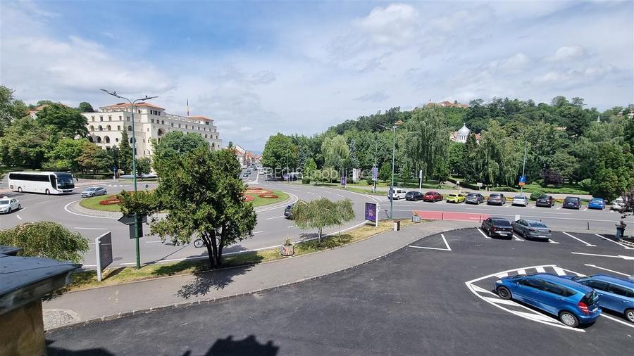 Apartament  clasic de doua camere zona Centrul Istoric - 11