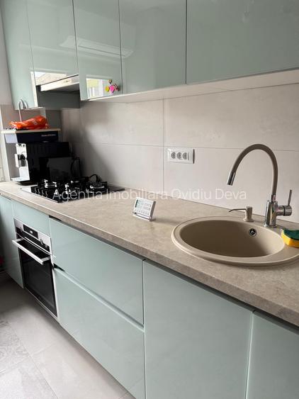 Vand apartament 2 camere decomandat in Deva, Bld. I. Maniu, et 3, mobilat - 4