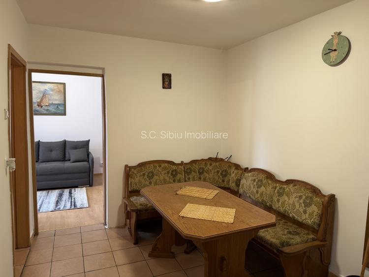 ap 2 camere decomandate v aron piata et 3 - 6