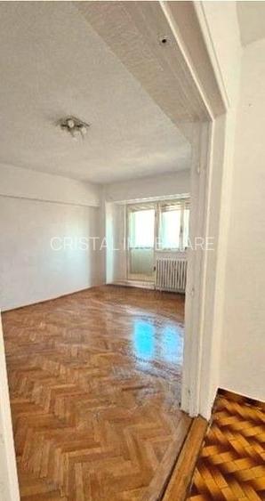 4 camere decomandat, etaj 2, vedere Casa Poporului, Calea 13 Septembrie - 7