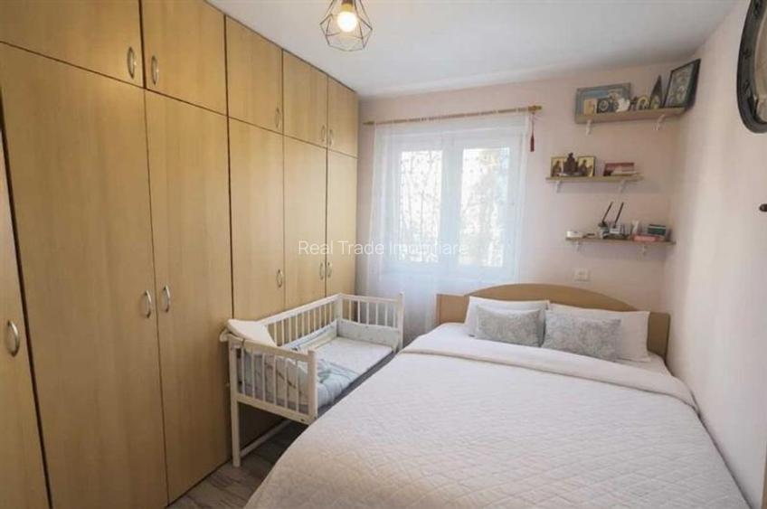 Apartament 3 camere decomandat zona Astra, etaj 1 - 3
