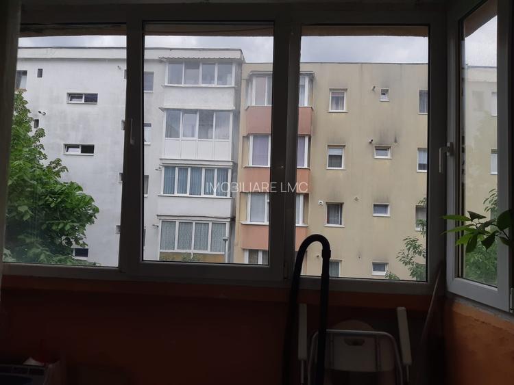 APARTAMENT DECOMANDAT 3 CAMERE - 14