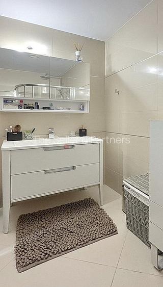 Terase generoase cu vederea spre padure - 14