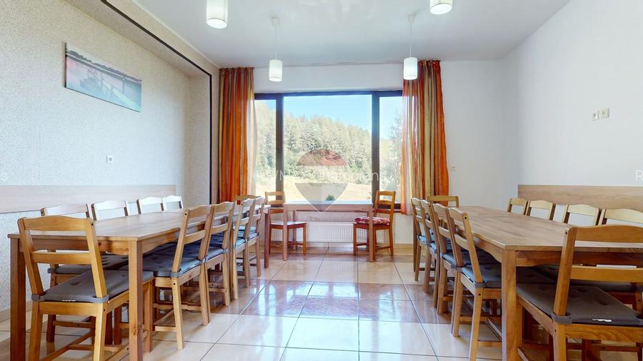 Pensiune în funcțiune | 10 camere | Teren 4.000 mp | Brădet – Săcele