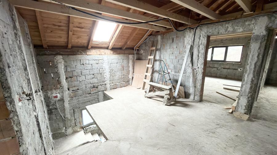 Casa de vanzare la rosu | 180 mp | 710 mp teren | Blaj - 6