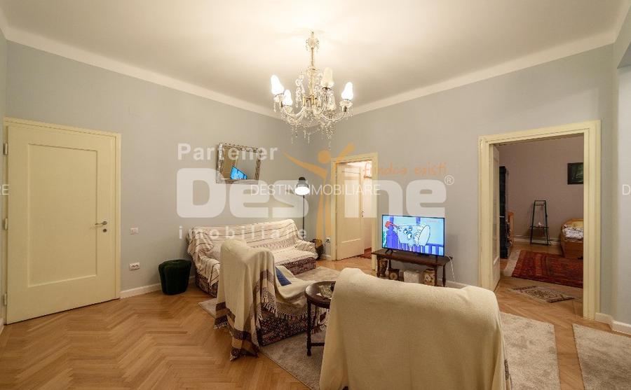 Apartament cu 4 camere, suprafata de 135 mp, garaj si beci in inima orasului - 2