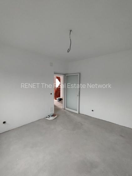 SE VINDE CASA IN CALUGARENI 5 camere, teren 600mp - 12