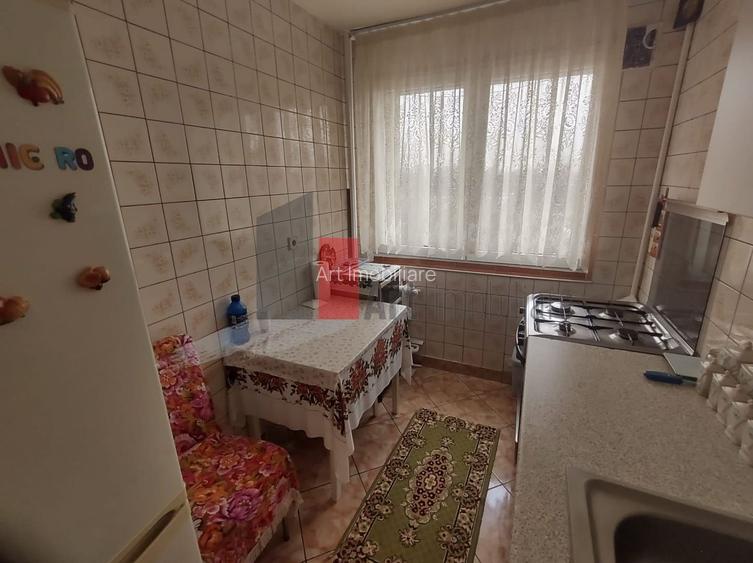 Vânzare apartament 3 camere semidecomandat Bd. Obregia - Cultural - 15