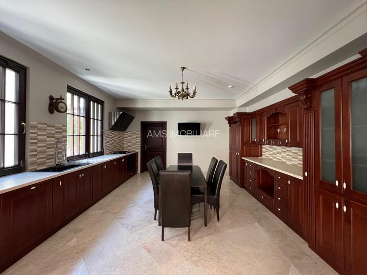 VILA DEOSEBITA / SPATII GENEROASE / CURTE PROPRIE - 8