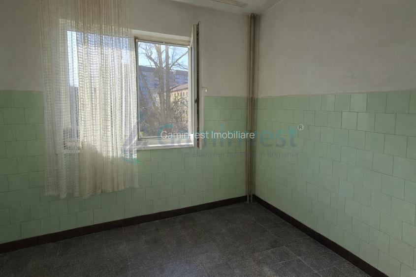Apartament cu 4 camere de vanzare, Nufarul, Oradea - 9