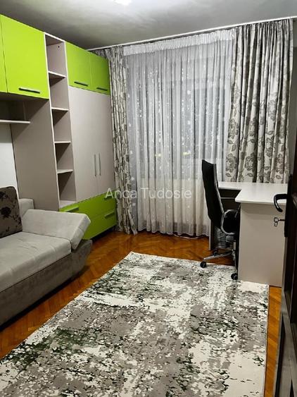 Proprietar, inchiriez apartament cu 3 camere, decomandat - 2