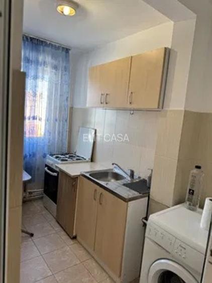 Apartament cu 3 camere, zona Podu Ros - 7