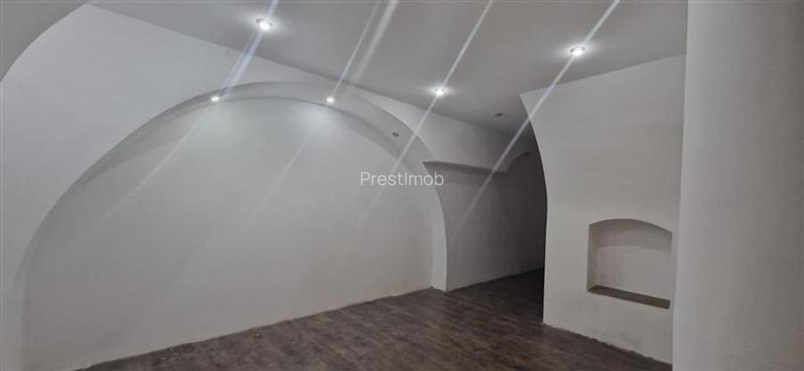 De vanzare spatiu comercial in Centru - 4