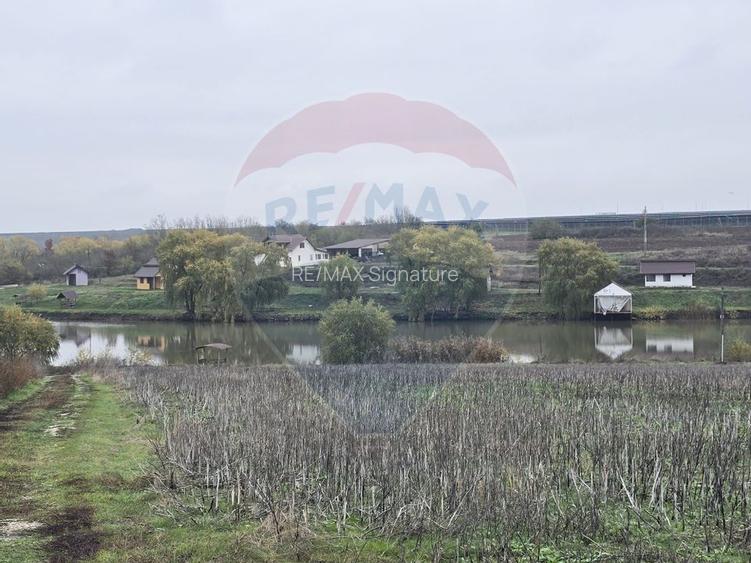 DE VANZARE LAC Pescuit sportiv 6,7ha + TEREN 6,3ha - 8