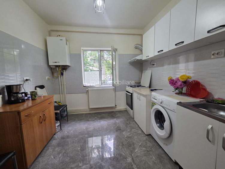 Apartament 3 camere-Decomandate-Mircea cel Batran - 4