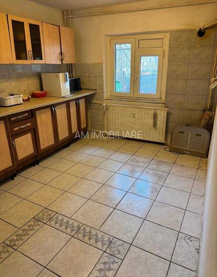 AP. 2 CAMERE VITAN - 65 MP UTILI, NECESITA RENOVARE, COMISION 0% - 2