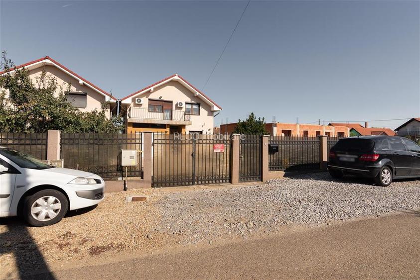 Casa P+M cu 4 camere+living+loc de luat masa in Santion - 59