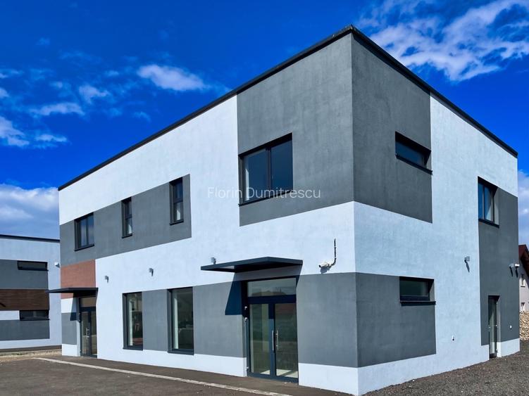 Spațiu cu destinație comerciala (315 mp) și teren (600 mp) în Izvor, Tărlungeni - 3