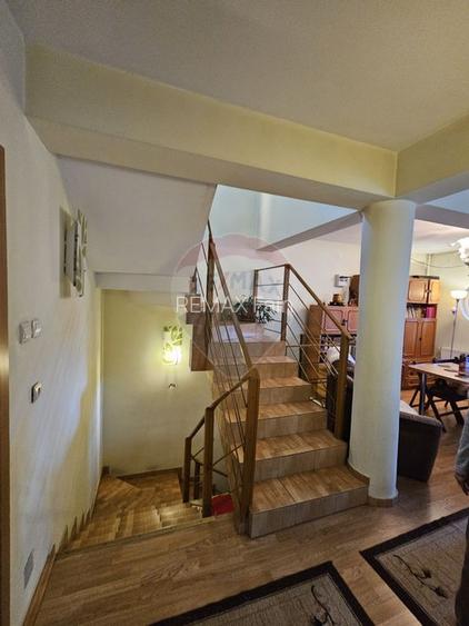 Vila cu 13 camere de vanzare - 45