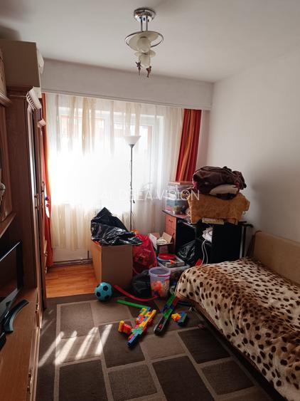 Apartament 4 camere, de vânzare. Mănăștur, strada Tășnad, etj.2/4 - 3