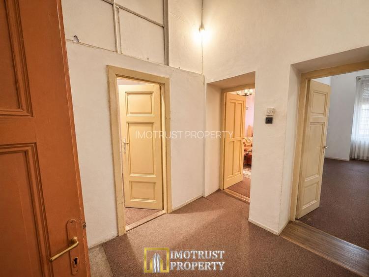 Apartament ultracentral de vânzare - 4 boxe incluse + acoperiș nou - 4