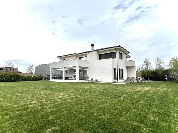 Proprietate deosebita suprafete generoase 580 mp teren 2076 mp - 20