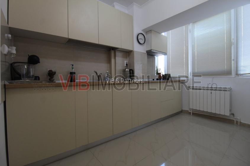 Decebal-Piata Alba Iulia-vedere bulevard-studio complet renovat - 11