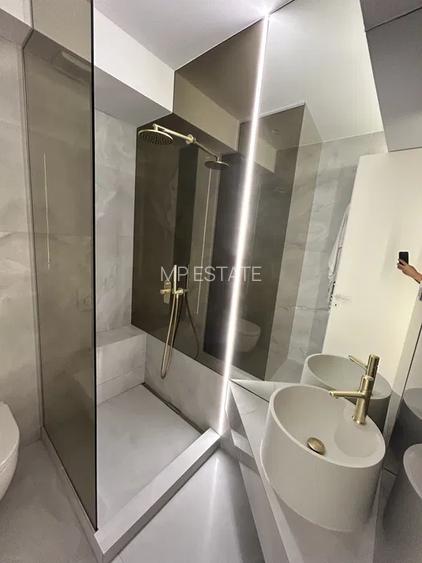 Apartament 3 Camere /Cortina North/68 mp + 10 mp Balcon/ Parcare / Comision 0%  - 5