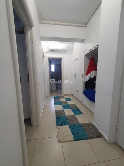 Vând apartament  cu curte - 9