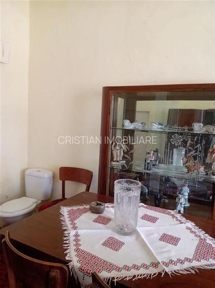 Apartament Ultracentral 2 camere,47mp utili, la curte, imobil P+1 - 3