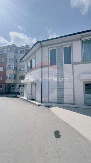 Proprietate premium în Filiași, locuință de lux cu spații comerciale - 53