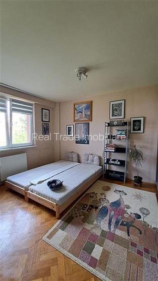 Apartament 3,5 camere, centrul nou, mobilat si utilat, parcare - 4
