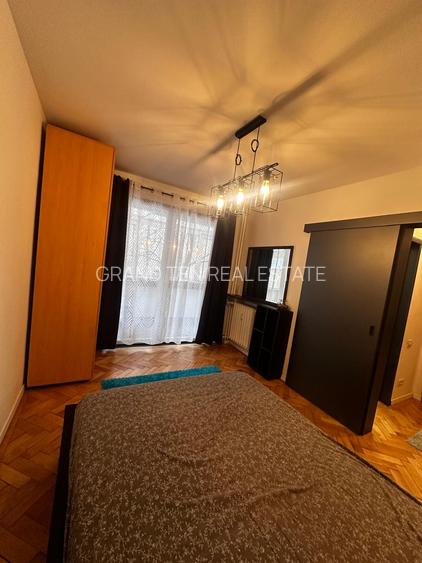 Inchiriere apartament 2 camere semidecomandat,metrou Parc Bazilescu, etaj 1 - 10