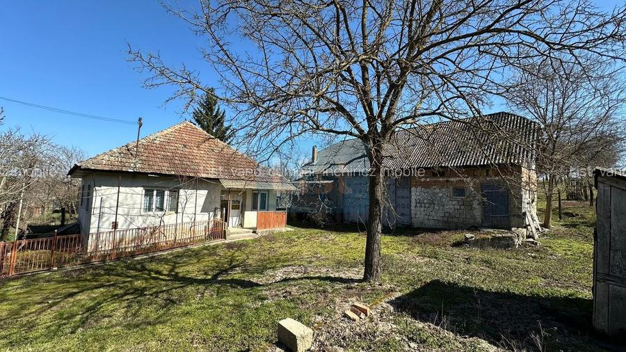 Casă din cărămidă cu anexă și teren 33 ari in Mănău, Maramureș - 2