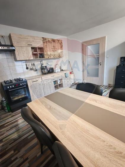 P+E+M cu 13 camere, Bariera Valcii in proximitatea Spitalului Regional - 6