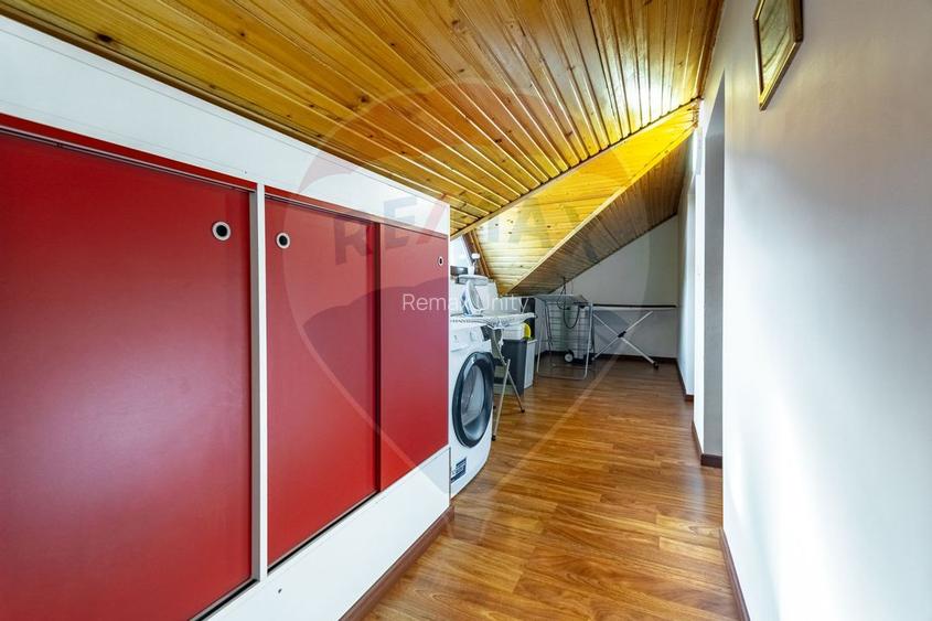 Casă spațioasă 350 mp utili, Teren 650 mp, Garaj subteran, Tractorul - 47