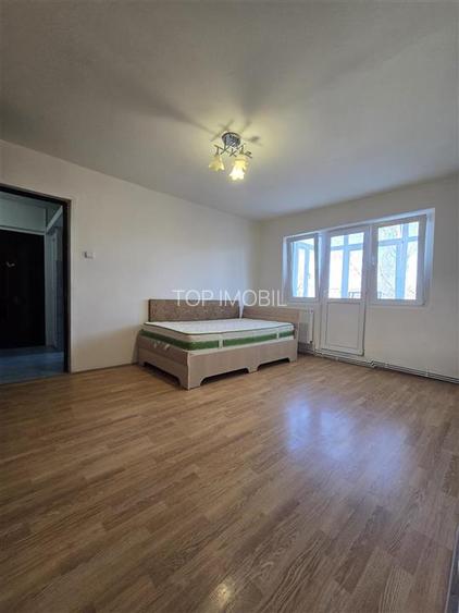 Etaj 2 - Mircea cel Batran, 2 camere, liber - 10