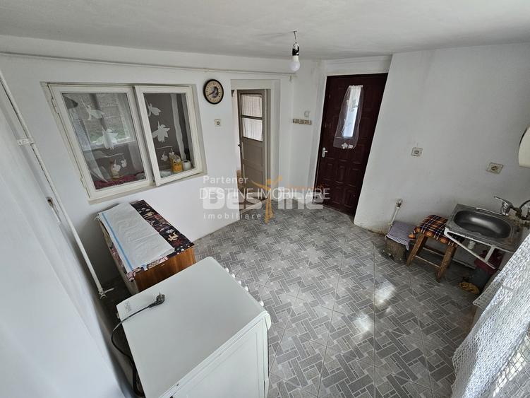 Casă individuală 2 camere + anexă in construcție - 250 mp teren - Bârlad - 6