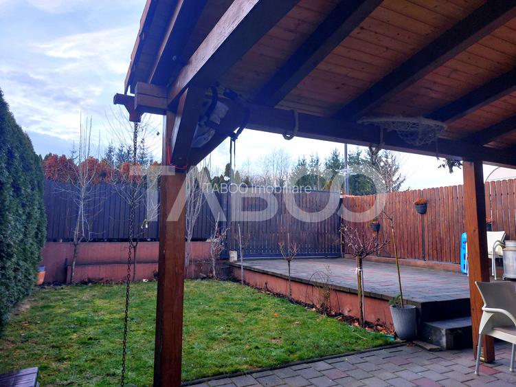 Duplex de vanzare P+M 100 mpu 4 camere curte libera 110 mp Cisnadie - 12